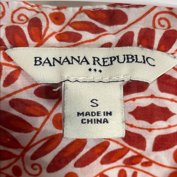 Banana Republic Red and White Floral Patterned Blouse - Picture 2 of 9